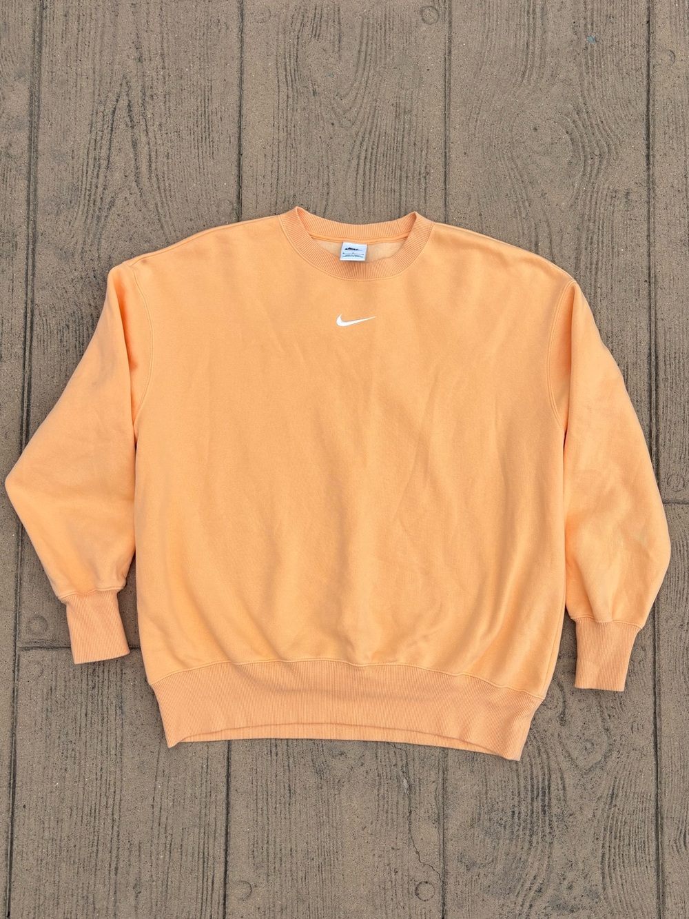 NIKE oversized Peach Melon Crewneck Sweatshirt women’s medium